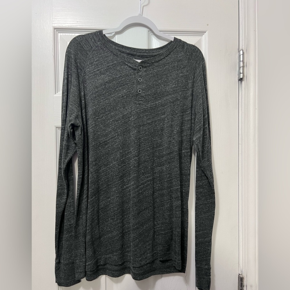 Men’s Henley Top Size Large